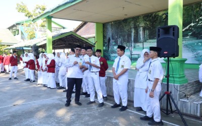 OSIM MAN 1 HST Serahkan Hadiah Classmeeting Kepada Para Juara