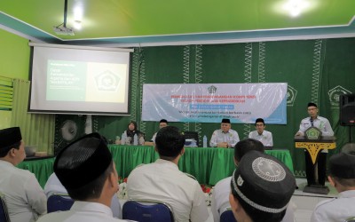 Ka.Kankemenag HST Sosialisasikan Nilai Dasar Kemenag dan ASN BerAKHLAK kepada Pendidik dan Tenaga Kependidikan MAN 1 HST